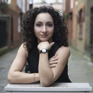 Semi permanent makeup expert